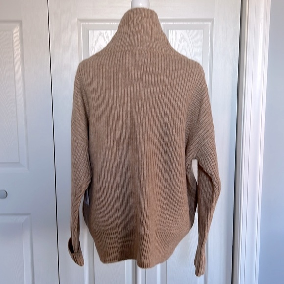 NEW Calvin Klein Jeans Oversized Turtleneck Sweater! - Picture 4 of 5